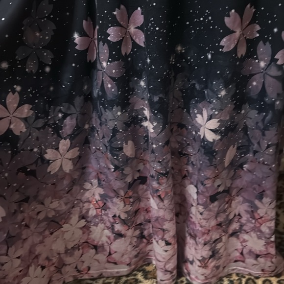 Elegant Black and Pink Floral Dress - Picture 8 of 9